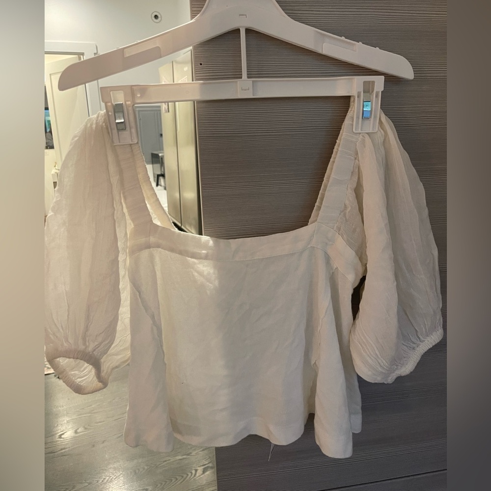 Urban outfitters white flutter top